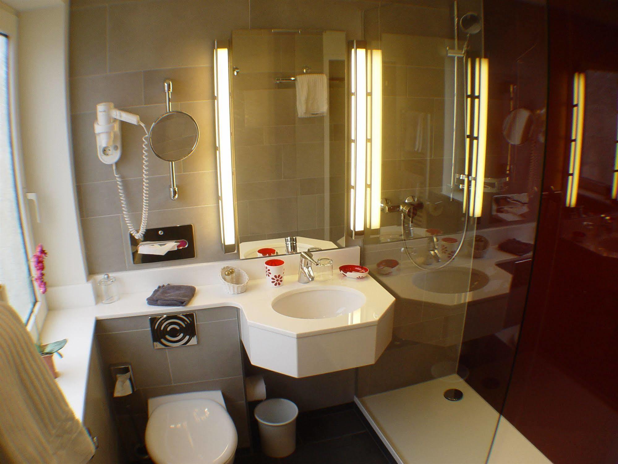 Hotel Zum Adler บอนน์ ภายนอก รูปภาพ