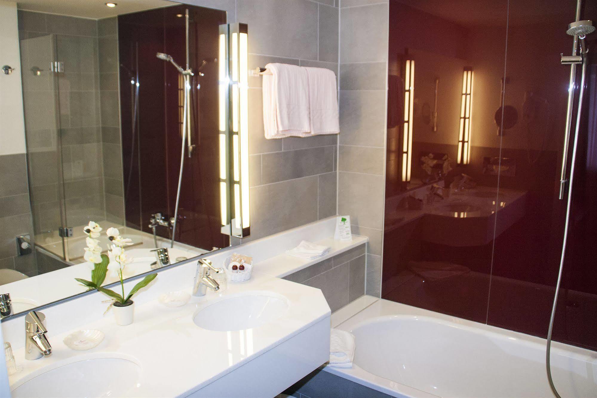 Hotel Zum Adler บอนน์ ภายนอก รูปภาพ