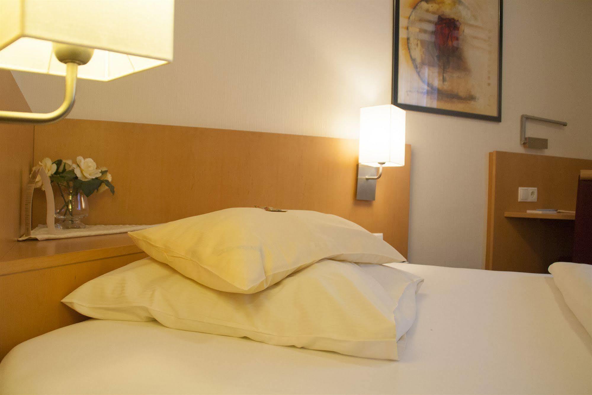 Hotel Zum Adler บอนน์ ภายนอก รูปภาพ