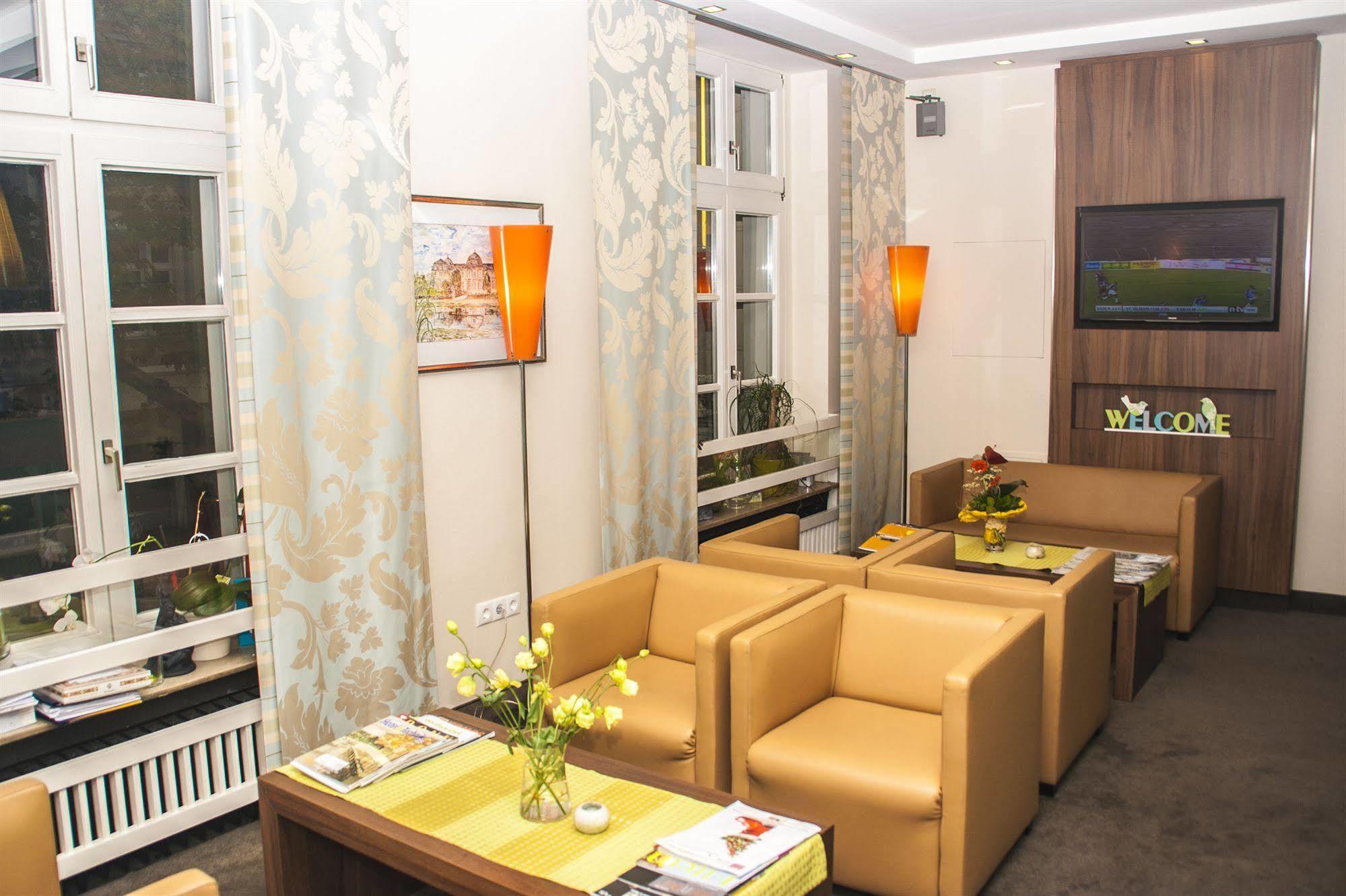 Hotel Zum Adler บอนน์ ภายนอก รูปภาพ