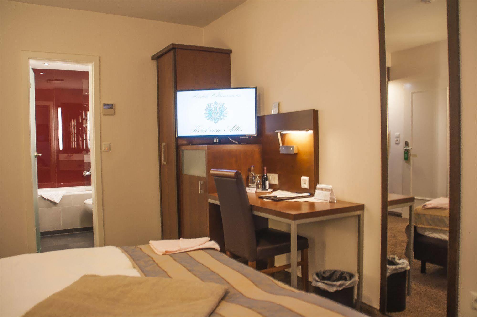 Hotel Zum Adler บอนน์ ภายนอก รูปภาพ